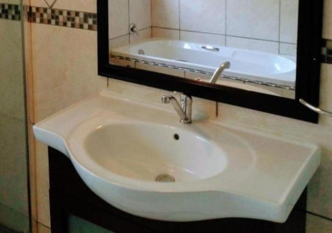 Limonite Guesthouse Pretoria Bagian luar foto