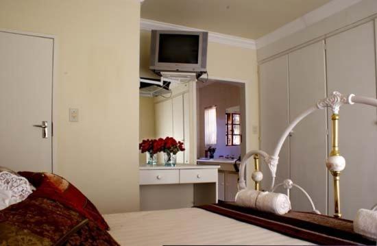 Limonite Guesthouse Pretoria Bagian luar foto